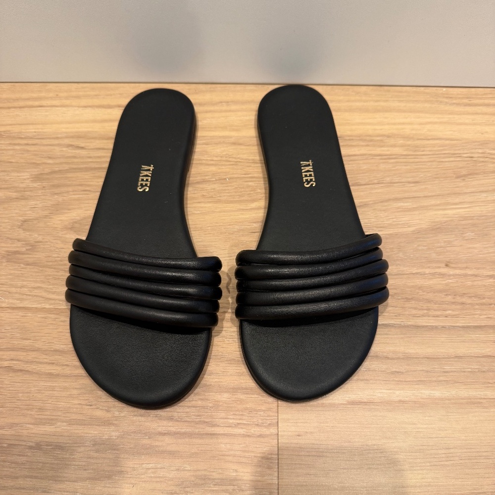 Tkees Sandals - Size 8/39
